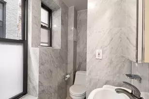 19 Commerce St, New York City, NY 10014 - Photo 4