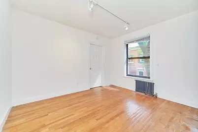 19 Commerce Street #10, New York, NY 10014 - Photo 1