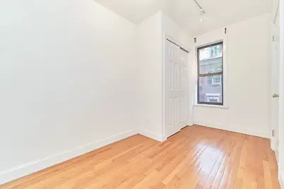 19 Commerce Street #10, New York, NY 10014 - Photo 2