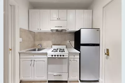 19 Commerce Street #10, New York City, NY 10014 - Photo 6