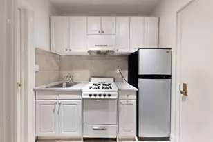 19 Commerce St, New York City, NY 10014 - Photo 6