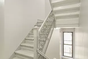 19 Commerce St, New York City, NY 10014 - Photo 8