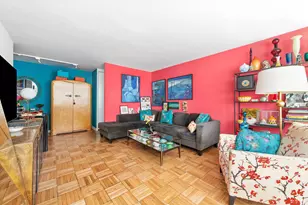 315 W 70th St, New York City, NY 10023 - Photo 2