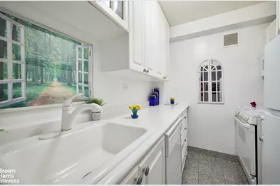 425 E 63rd Street #W5C, New York City, NY 10065 - Photo 4