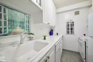 425 E 63rd St, New York City, NY 10065 - Photo 4