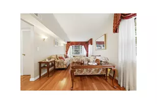 2410 Lodovick Ave, New York City, NY 10469 - Photo 4