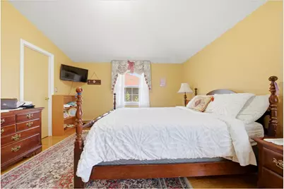 2410 Lodovick Avenue, New York City, NY 10469 - Photo 30