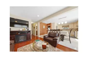2410 Lodovick Ave, New York City, NY 10469 - Photo 10