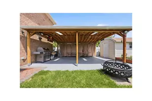 2410 Lodovick Ave, New York City, NY 10469 - Photo 18