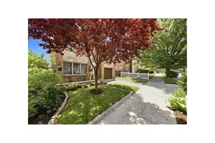 2410 Lodovick Ave, New York City, NY 10469 - Photo 40