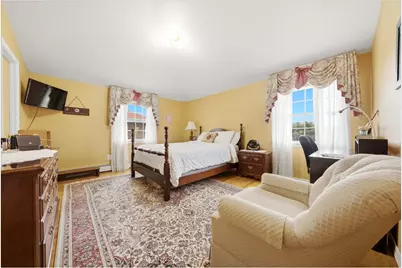 2410 Lodovick Avenue, New York City, NY 10469 - Photo 32