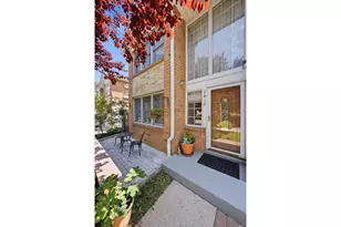 2410 Lodovick Ave, New York City, NY 10469 - Photo 2