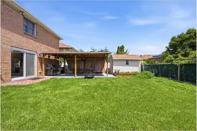 2410 Lodovick Avenue, New York City, NY 10469 - Photo 16