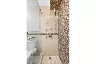 2410 Lodovick Ave, New York City, NY 10469 - Photo 14