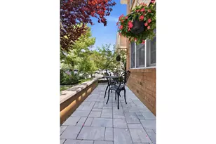 2410 Lodovick Ave, New York City, NY 10469 - Photo 38