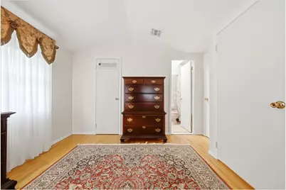 2410 Lodovick Avenue, New York City, NY 10469 - Photo 24