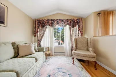 2410 Lodovick Avenue, New York City, NY 10469 - Photo 20