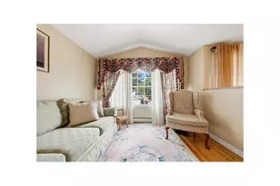 2410 Lodovick Ave, New York City, NY 10469 - Photo 20