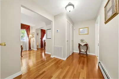 2410 Lodovick Avenue, New York City, NY 10469 - Photo 8