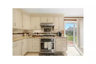 2410 Lodovick Ave, New York City, NY 10469 - Photo 12