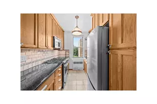 629 Kappock St, New York City, NY 10463 - Photo 6