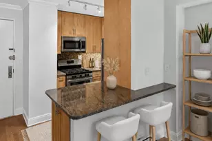 200 E 24th St, New York City, NY 10010 - Photo 4