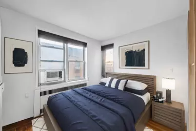 305 W 52nd Street #6A, New York City, NY 10019 - Photo 2
