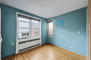 305 W 52nd St, New York City, NY 10019 - Photo 8