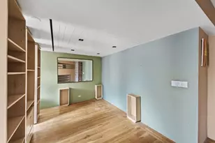 305 W 52nd St, New York City, NY 10019 - Photo 4