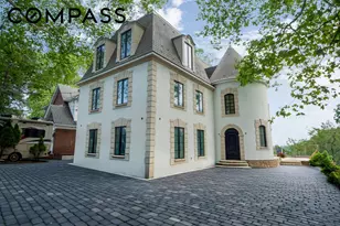 1233 Todt Hill Rd, New York, NY 10304 - Photo 2