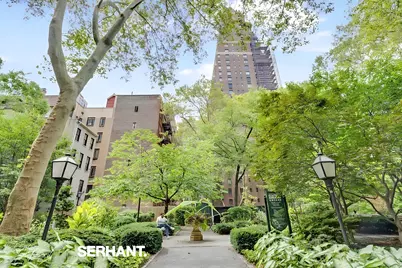320 E 42nd Street #2318, New York City, NY 10017 - Photo 22