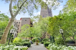 320 E 42nd St, New York City, NY 10017 - Photo 22
