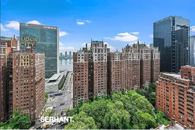 320 E 42nd Street #2318, New York City, NY 10017 - Photo 12