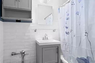 50-21 39th Pl, New York City, NY 11104 - Photo 8