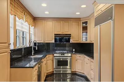 180 Greenway S, New York City, NY 11375 - Photo 12