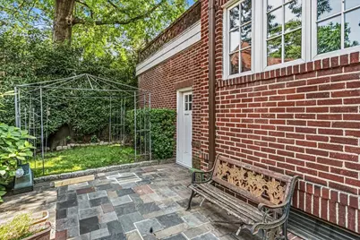 180 Greenway S, New York City, NY 11375 - Photo 42