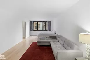 305 E 40th St, New York City, NY 10017 - Photo 2