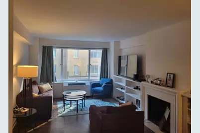 40 Central Park S #9G, New York City, NY 10019 - Photo 1