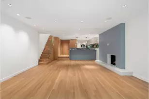 425 E 50th St, New York, NY 10022 - Photo 2