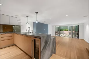 425 E 50th St, New York, NY 10022 - Photo 8