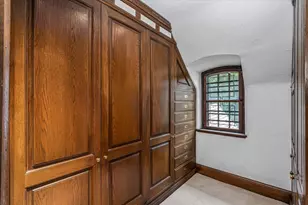 50 Overhill Rd, Forest Hills, NY 11375 - Photo 32