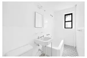 20 Clinton St, New York, NY 10002 - Photo 10
