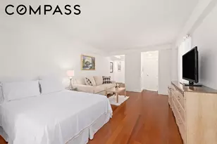 225 E 46th St, New York City, NY 10017 - Photo 2