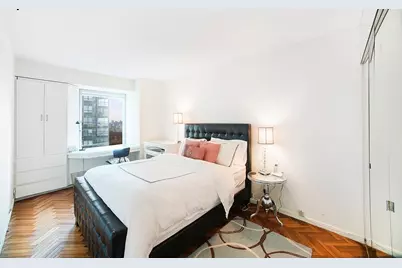 150 W 56th Street #3104, New York City, NY 10019 - Photo 4