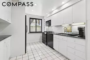 33 W 67th St, New York, NY 10023 - Photo 8