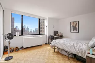 30 W 61st St, New York, NY 10023 - Photo 4