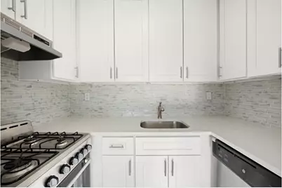 23-22 30th Road #3H, Astoria, NY 11102 - Photo 2