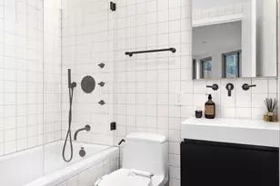 395 S 2nd St, New York City, NY 11211 - Photo 6