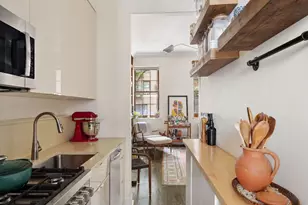 349 W 21st St, New York City, NY 10011 - Photo 2