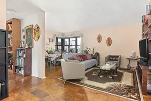 385 Grand St, New York City, NY 10002 - Photo 2